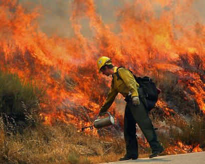 阻燃材料是否可燃？阻燃服怎么阻止被灼傷？