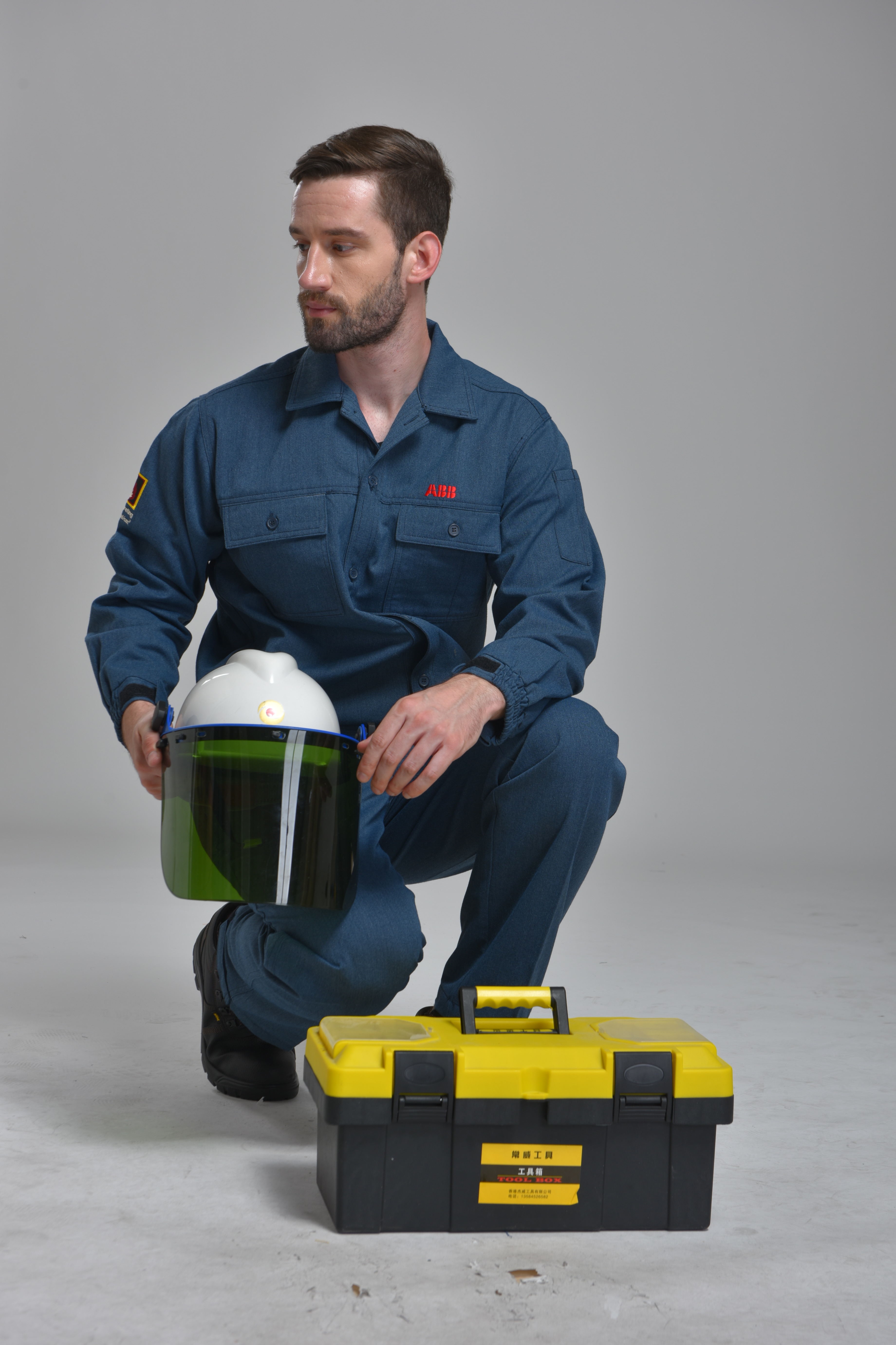 防電弧服的特點(diǎn)以及電弧對人體的傷害