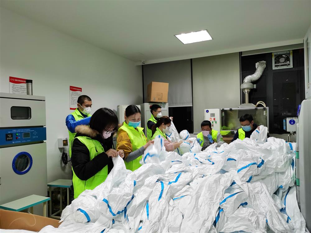 綠馬甲&ldquo;浦東青年志愿者&rdquo;，的一次晚班志愿服務(wù)