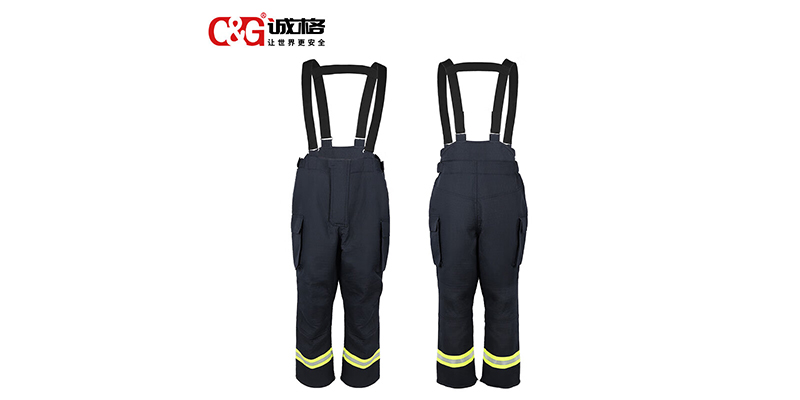 消防員滅火防護服 vs 戰(zhàn)斗服：功能對比與適用場景解析