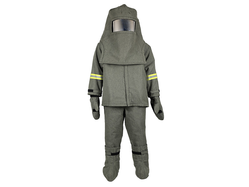 隔熱服 vs 避火服：材質(zhì)、面料與用途的深度對(duì)比