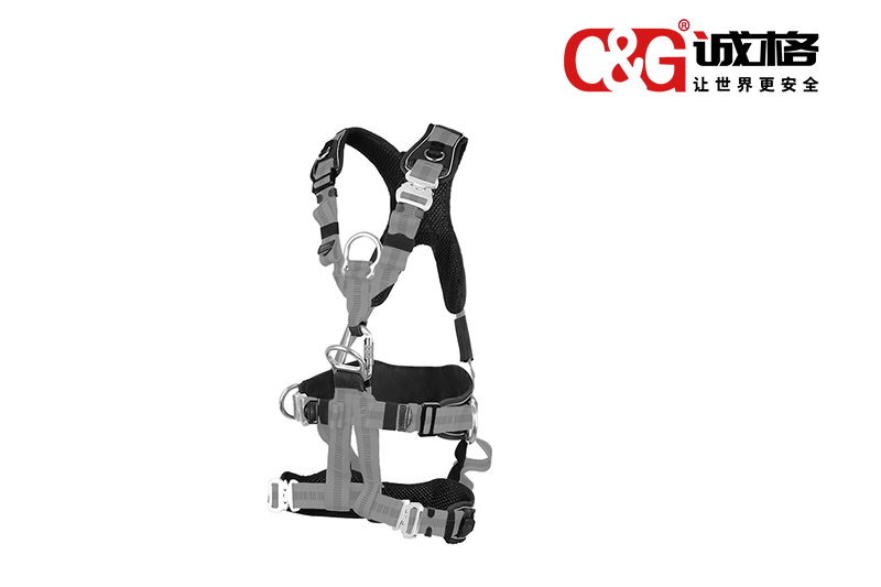 高處作業(yè)安全帶致命錯(cuò)誤掛法